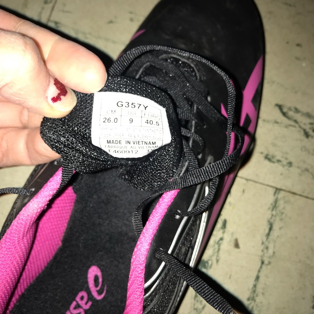 Girls track shoes